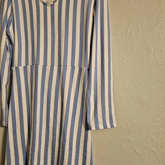 Lighy Blue and White Striped Long Sleeve Dress - Picture 8 of 8